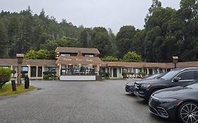 Ocean Cove Lodge Bar & Grill